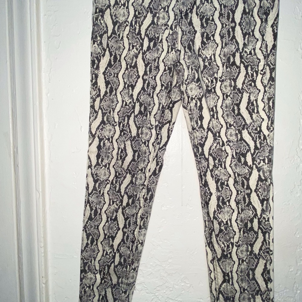 Snakeskin Print Leggings